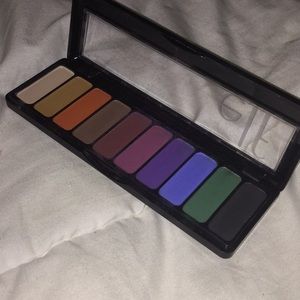 Eye shadow pallet